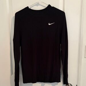 Nike Black Golf Pullover Sweater with Black New York Knicks Logo on Sleeve - S